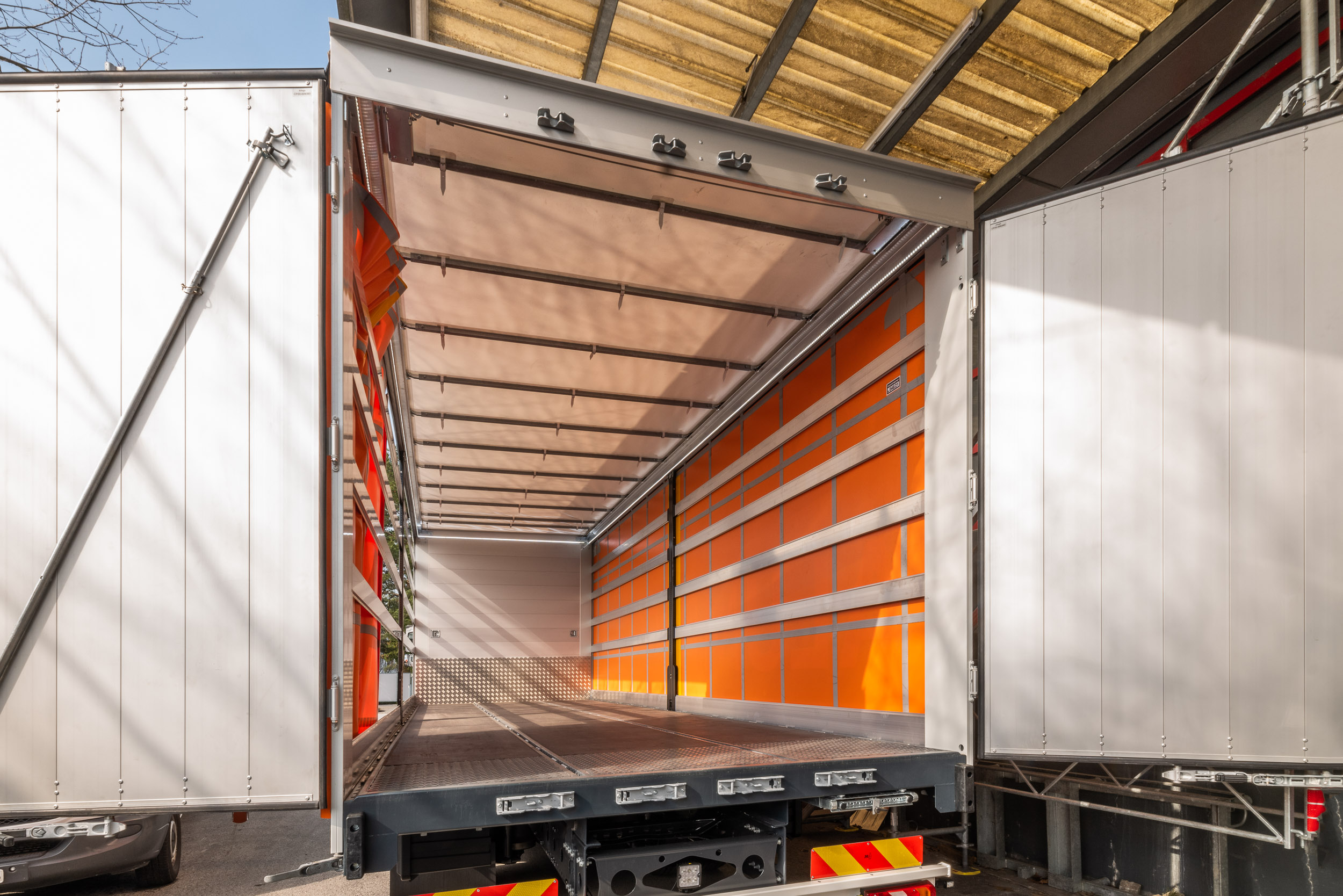 Curtainsider Max