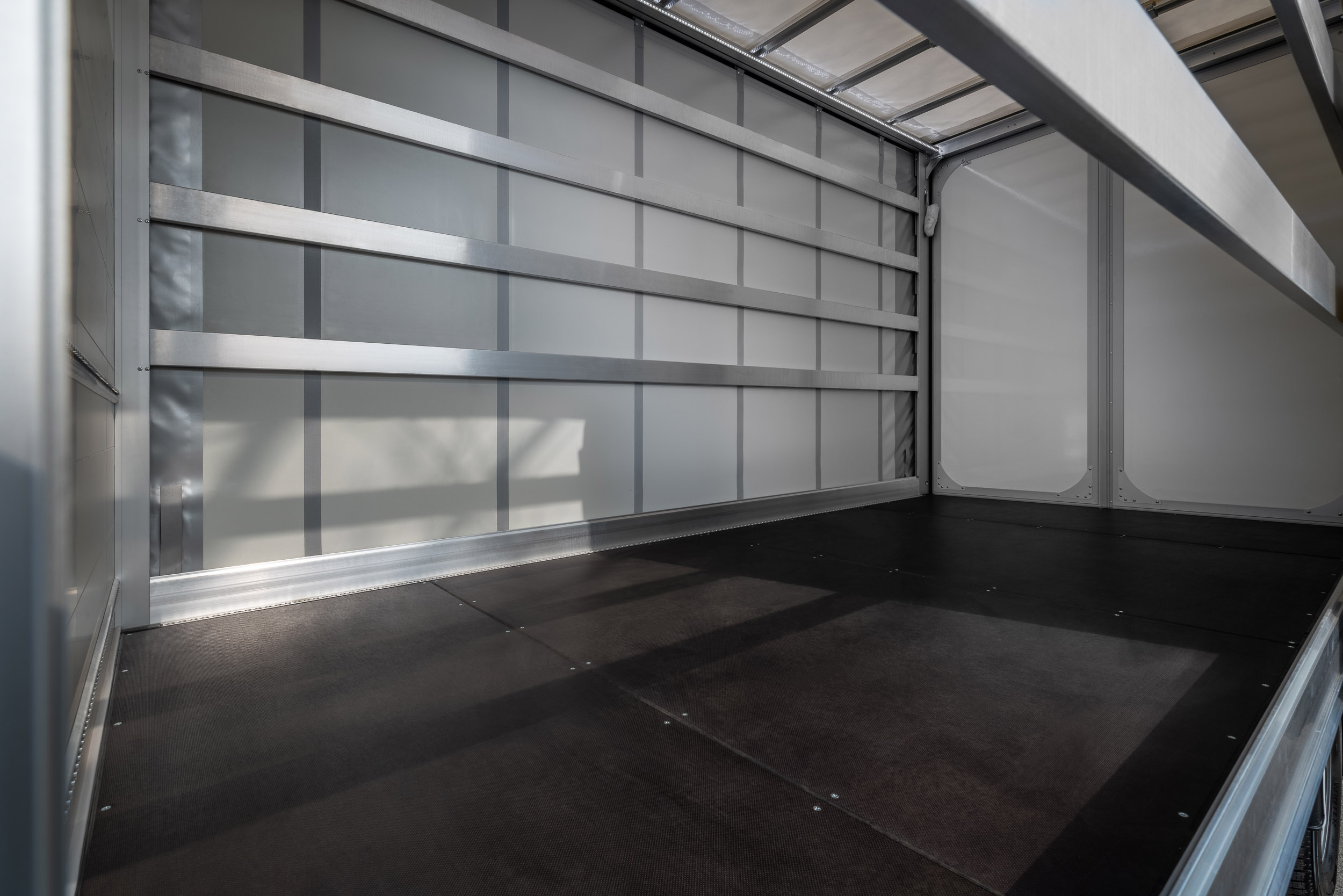 Curtainsider Mini